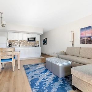 One-Bedroom King Room Hearing accessible